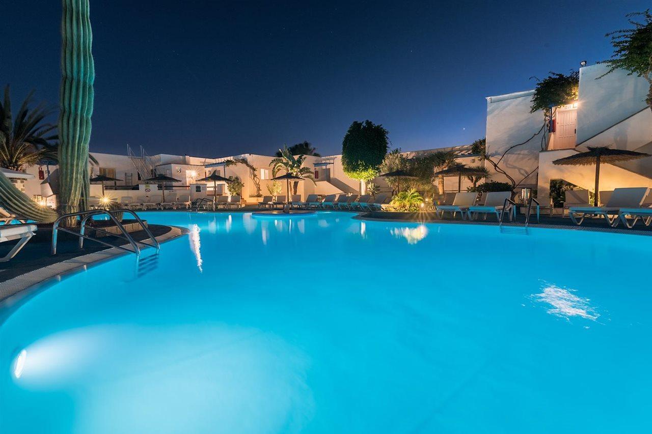 Apartamentos Parque Tropical En Lanzarote Puerto del Carmen  Exteriör bild